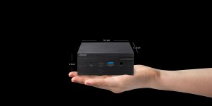 Asus PN50-BBR066MD AMD Renoir FP6 R7-4700U_in_hand_.jpg